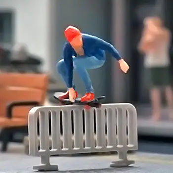 Miniatura Figura Skateboard Băiat Mini Pictat Scena Layout Diorama Model de casă de Păpuși Decor pentru Parcul Colecții de cale Ferată de Tren Model